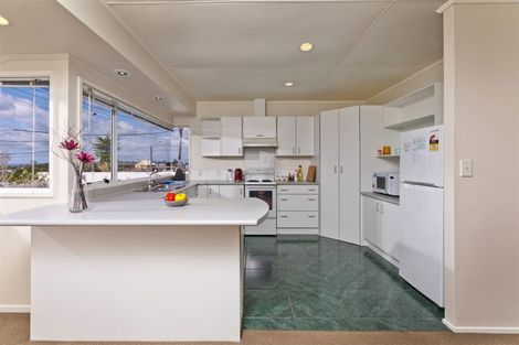 Photo of property in 738 East Coast Road, Pinehill, Auckland, 0632