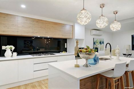 Photo of property in 24 Maraeariki Avenue, Orewa, 0931