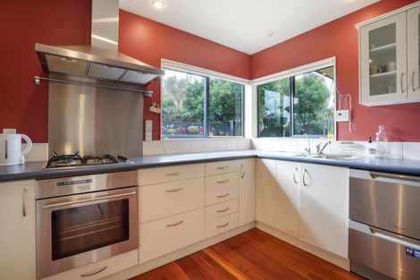 Photo of property in 24 Clearview Drive, Milson, Palmerston North, 4414