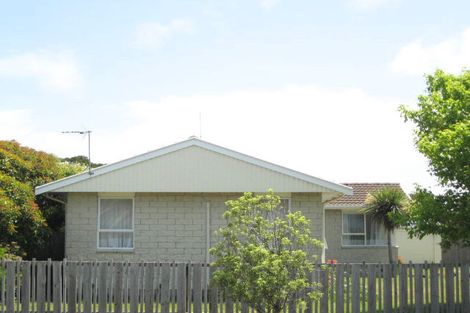 Photo of property in 44 Saint Heliers Crescent, Aranui, Christchurch, 8061