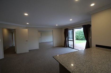 Photo of property in 27 Greig Place, Pukekohe, 2120