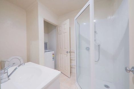 Photo of property in 9 Ballintra Close, Pinehill, Auckland, 0632