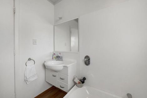 Photo of property in Heretaunga Flats, 4/652 Fergusson Drive, Trentham, Upper Hutt, 5018