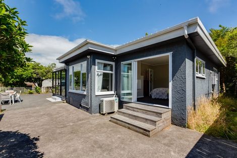Photo of property in 51 Poto Road, Normandale, Lower Hutt, 5010