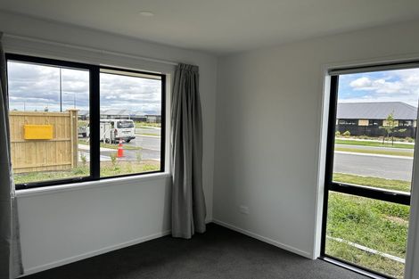 Photo of property in 77 Northmoor Boulevard, Rolleston, 7615