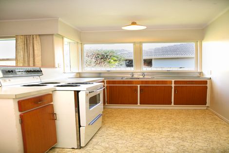 Photo of property in 2/55 Orams Road, Hillpark, Auckland, 2102