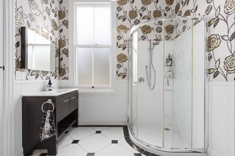 Photo of property in 11 Colenso Avenue, Hospital Hill, Napier, 4110