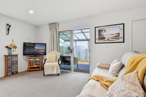 Photo of property in 11 Kamahi Crescent, Papamoa Beach, Papamoa, 3118