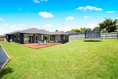 Photo of property in 18 Laurelwood Avenue, Pukekohe, 2120