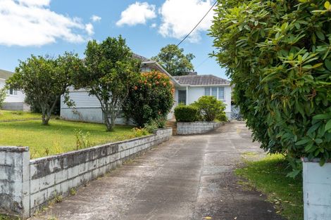Photo of property in 13 Waione Avenue, Te Atatu Peninsula, Auckland, 0610
