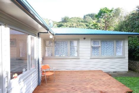 Photo of property in 142 Parkvale Road, Karori, Wellington, 6012