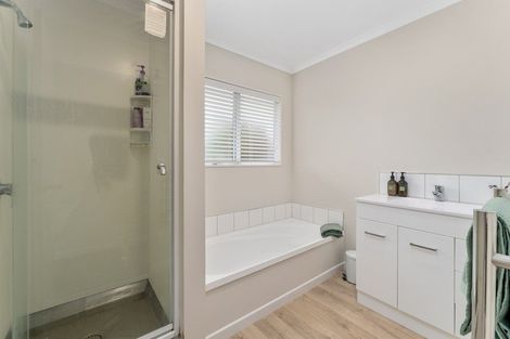 Photo of property in 12 Cobb Place, Otaki, 5512