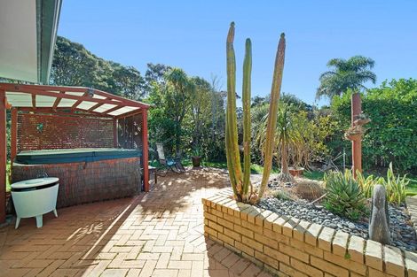 Photo of property in 14 Waimoko Glen, Swanson, Auckland, 0612