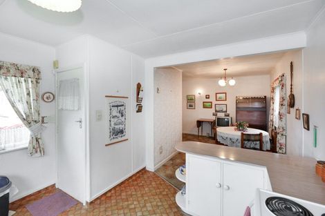 Photo of property in 443 Dalcross Street, Mayfair, Hastings, 4122