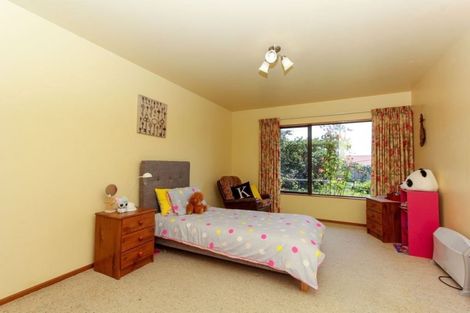 Photo of property in 7 Byron Place, Whalers Gate, New Plymouth, 4310