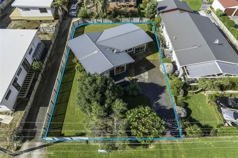 Photo of property in 17 Leo Street, Waihi Beach, 3611