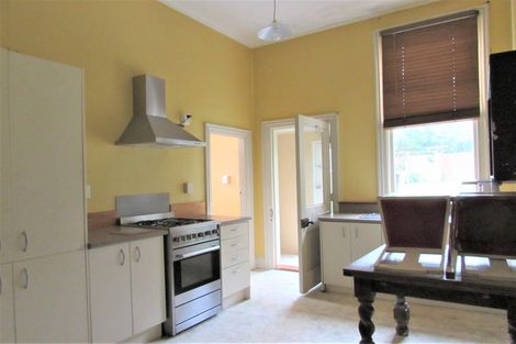 Photo of property in 180-182 Ohiro Road, Brooklyn, Wellington, 6021