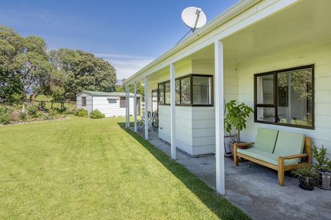Photo of property in 30 Simcox Street, Otaki Beach, Otaki, 5512