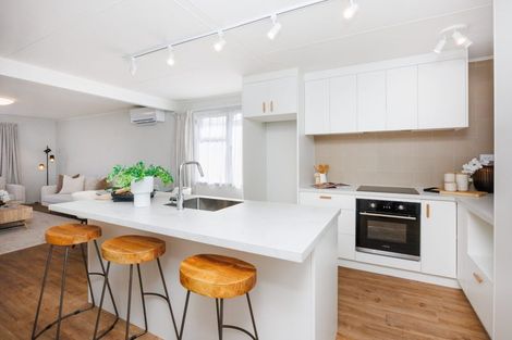 Photo of property in 34 Rhodes Drive, Kelvin Grove, Palmerston North, 4414