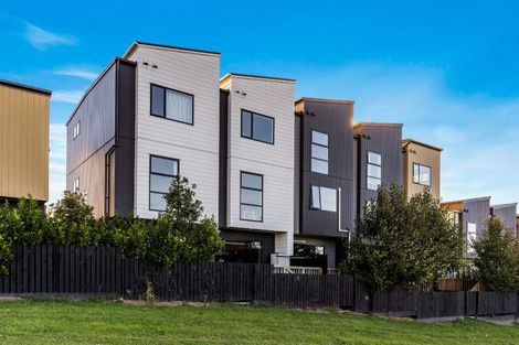 Photo of property in 4/47a Huntington Drive, Huntington Park, Auckland, 2013