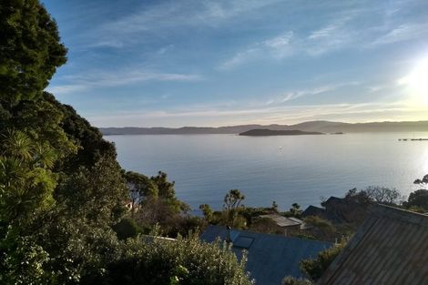 Photo of property in 14 Taungata Road, York Bay, Lower Hutt, 5013