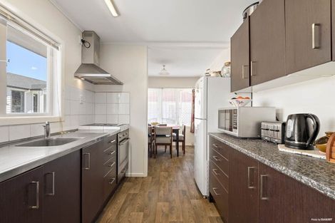 Photo of property in 70 Smythe Road, Henderson, Auckland, 0612