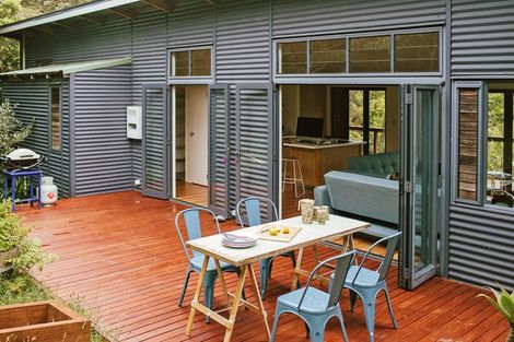 Photo of property in 17 Makora Avenue, Oneroa, Waiheke Island, 1081