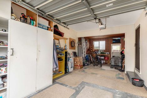 Photo of property in 5 Chertsey Court, Roslyn, Palmerston North, 4414