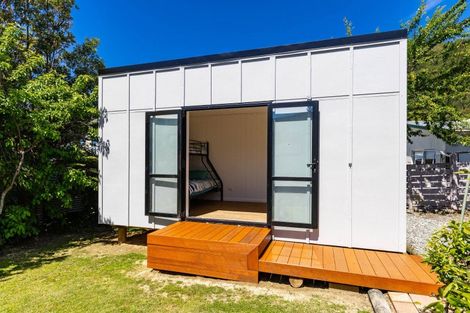 Photo of property in 168 Waikawa Road, Picton, 7220