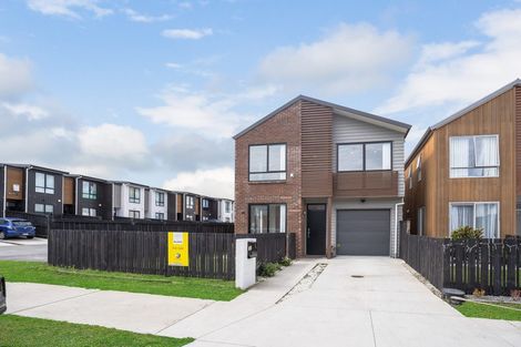 Photo of property in 1 Dignity Street, Papakura, 2110