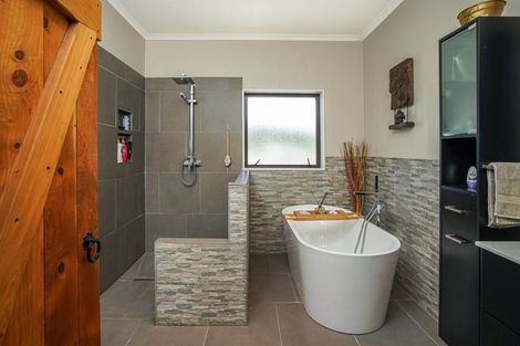 Photo of property in 11 Hotham Street, Murchison, 7007