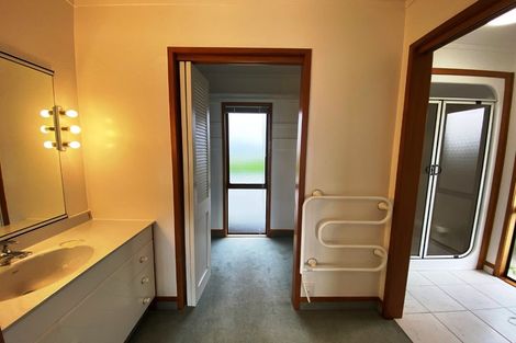 Photo of property in 30 East Avenue, Manly, Whangaparaoa, 0930