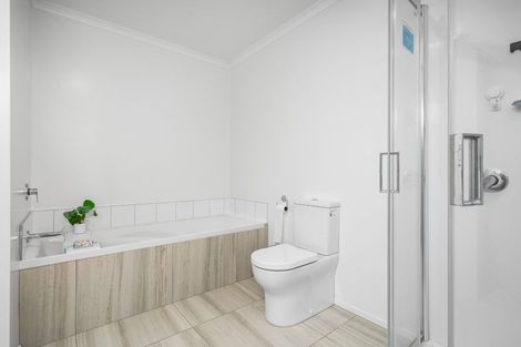 Photo of property in 8 Antigua Way, Grenada Village, Wellington, 6037
