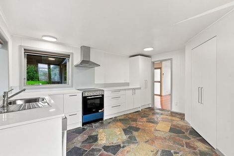 Photo of property in 49 Springs Road, Parakai, 0830