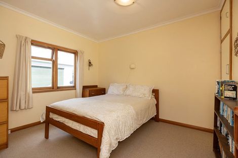 Photo of property in 5 Tennis Court Road, Raumati South, Paraparaumu, 5032