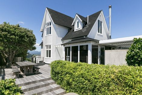 Photo of property in 8 Robieson Lane, Roseneath, Wellington, 6011