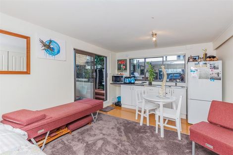 Photo of property in 1/36 Seaview Road, Castor Bay, Auckland, 0620