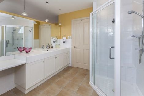 Photo of property in 3 Mallard Place, Unsworth Heights, Auckland, 0632