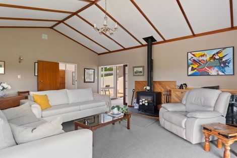 Photo of property in 33 Caesar Road, Ormond, Gisborne, 4071