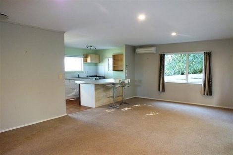 Photo of property in 64 D'oyly Drive, Stanmore Bay, Whangaparaoa, 0932