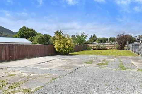 Photo of property in 102 Gibbons Street, Ebdentown, Upper Hutt, 5018