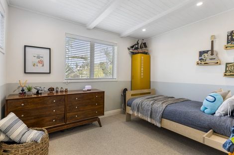 Photo of property in 1/27 Kiteroa Terrace, Rothesay Bay, Auckland, 0630