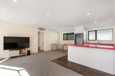 Photo of property in 2/4 Nova Place, Christchurch Central, Christchurch, 8011