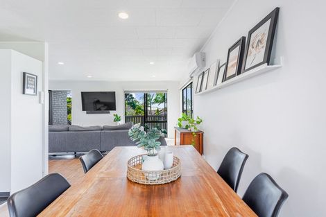 Photo of property in 10 Amery Place, West Harbour, Auckland, 0618
