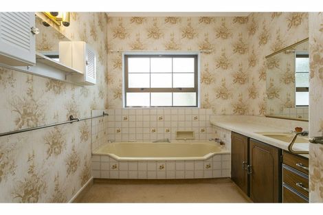 Photo of property in 62 Harvey Street, Waipahihi, Taupo, 3330