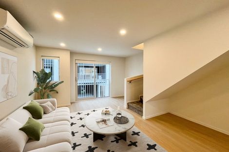 Photo of property in 14/9 Aeroview Drive, Beach Haven, Auckland, 0626