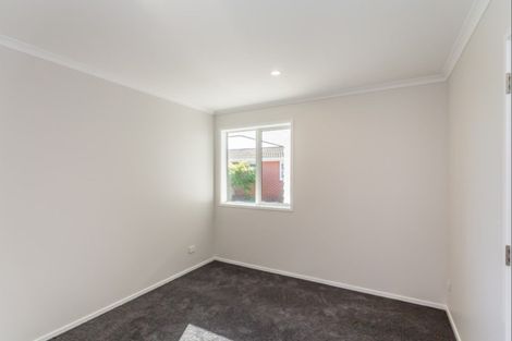 Photo of property in 65 Karaka Crescent, Levin, 5510