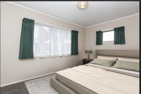 Photo of property in 2/9 Askew Place, Farm Cove, Auckland, 2012