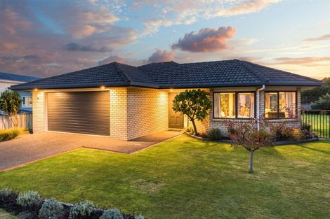 Photo of property in 48 Kahurangi Heights, Aotea, Porirua, 5024