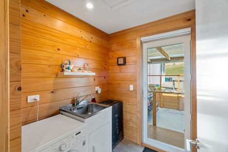 Photo of property in 21 Oxford Street, Waikari, 7420